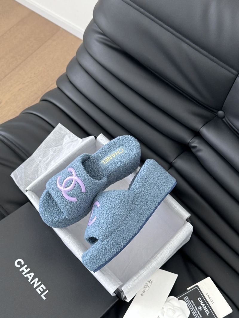 Ch**el slippers